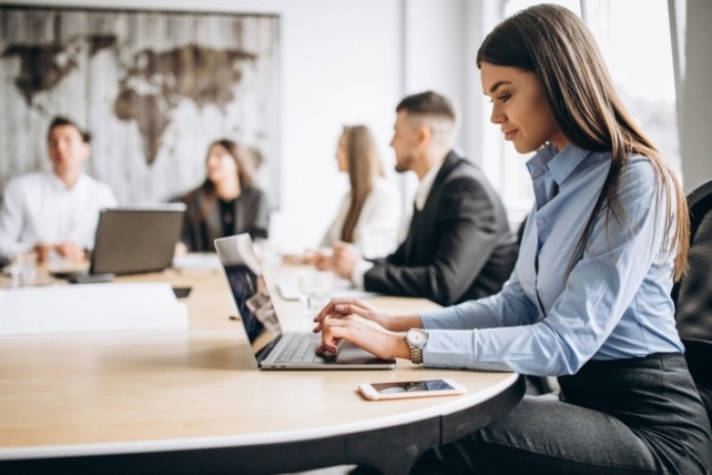 HR Recruiter (Female) | HRTalky.com